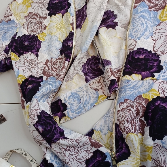 Suno Silk Blend Cutout-Waist Feminine Floral Midi Dress - Picture 14 of 15